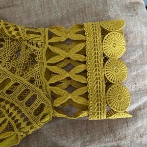A. Moss Yellow Lace Women's long sleeve top w bell  - ladies M